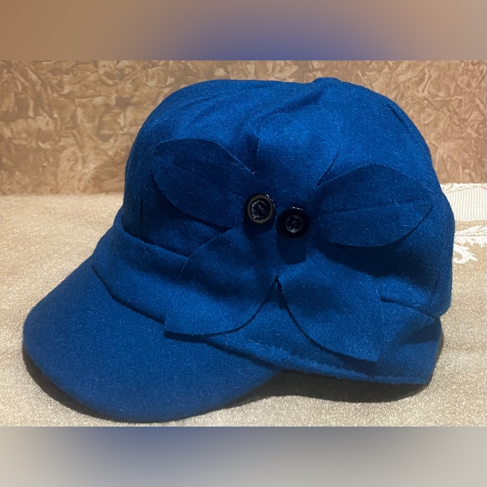 Women’s Vibrant Blue Hat with Buttoned Floral Accent